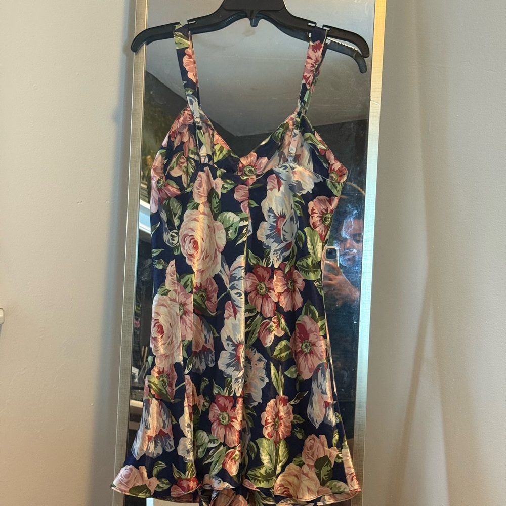 VTG Cacique Navy and Pink Floral Lingerie - Picture 7 of 7